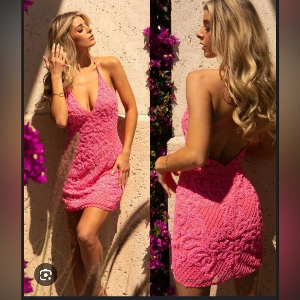 Selling this hot pink Primavera homecoming dress!!